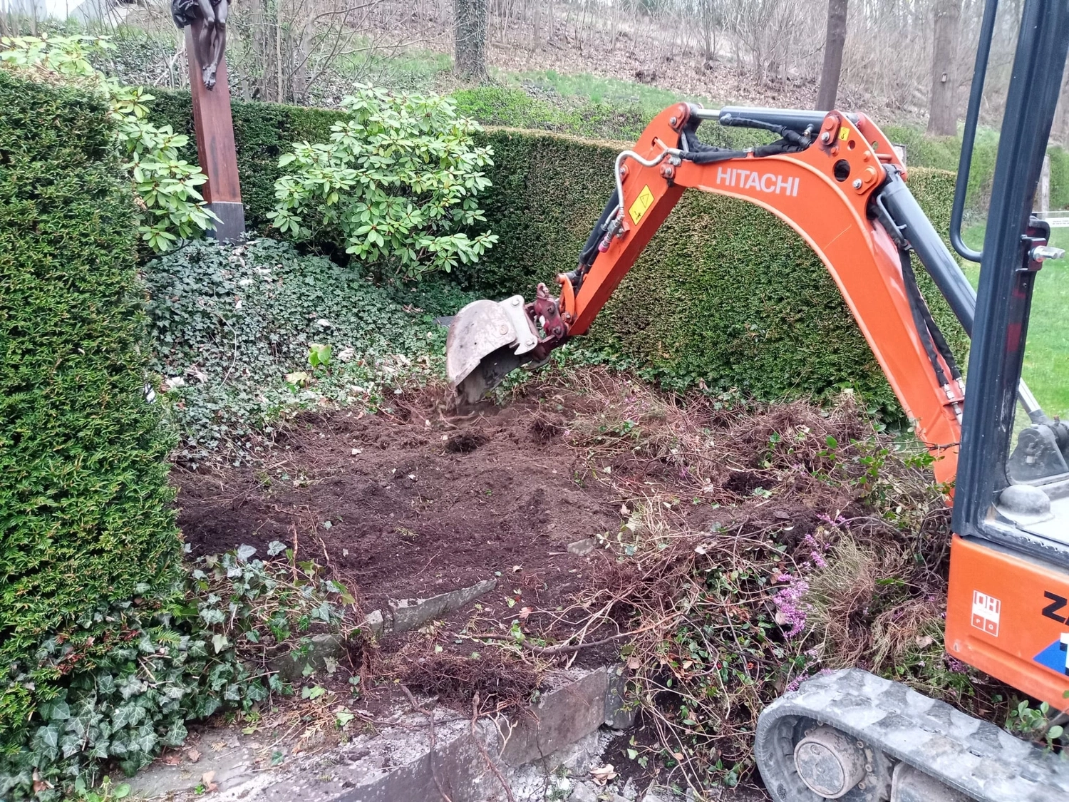 Wald- und Gartenpflege Göddecke – Häckselarbeiten & Entsorgung von Grünschnitt